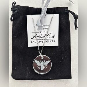 NWT The Artful Cut Engraved Glass Circular Bee Necklace